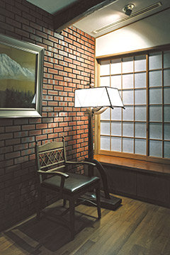 応接室　オリジナル家具・照明