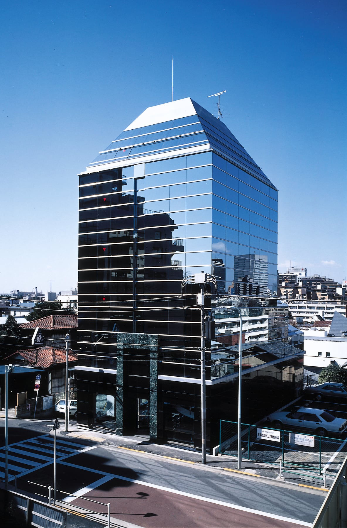 Ｈ社 本社ビル