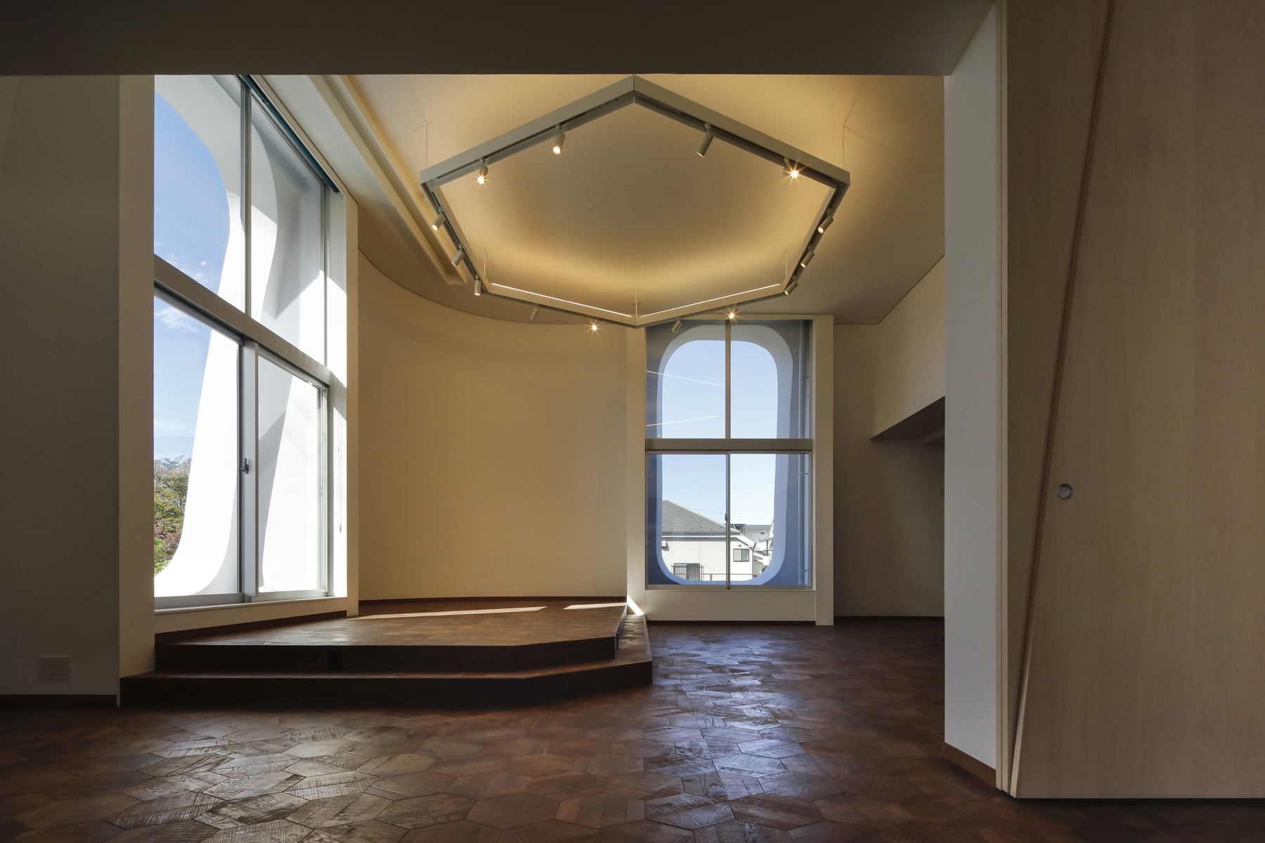 ２階 「街カフェ Ｃｏｃｏｏｎ」 ステージ