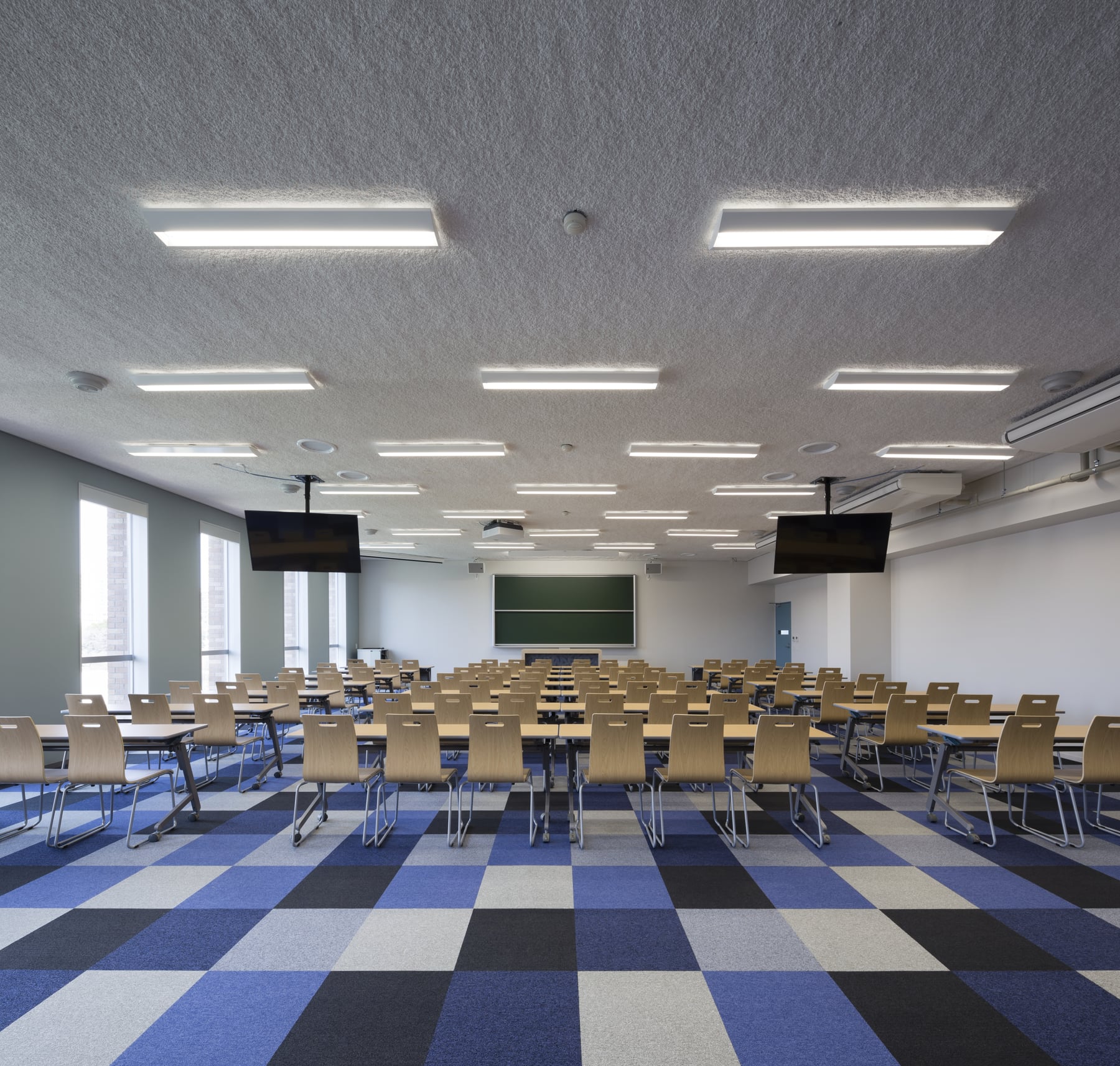 ヤマザキ動物看護大学南大沢キャンパス３号館（教育施設）　講義室